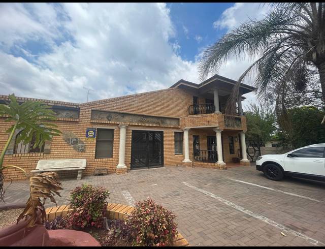 1,487M² BUSINESS CENTRE FOR SALE IN ERASMIA